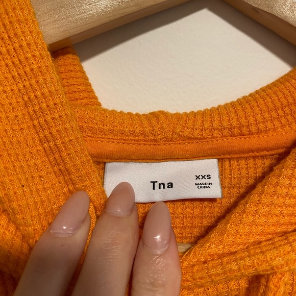 aritzia TNA cropped thermal hoodie! - Picture 3 of 3